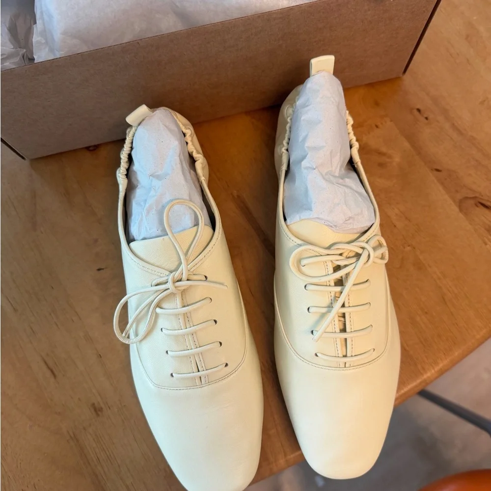 NEW in box Reformation Marie Lace-Up Oxfords in Cream Puff - Picture 3 of 6